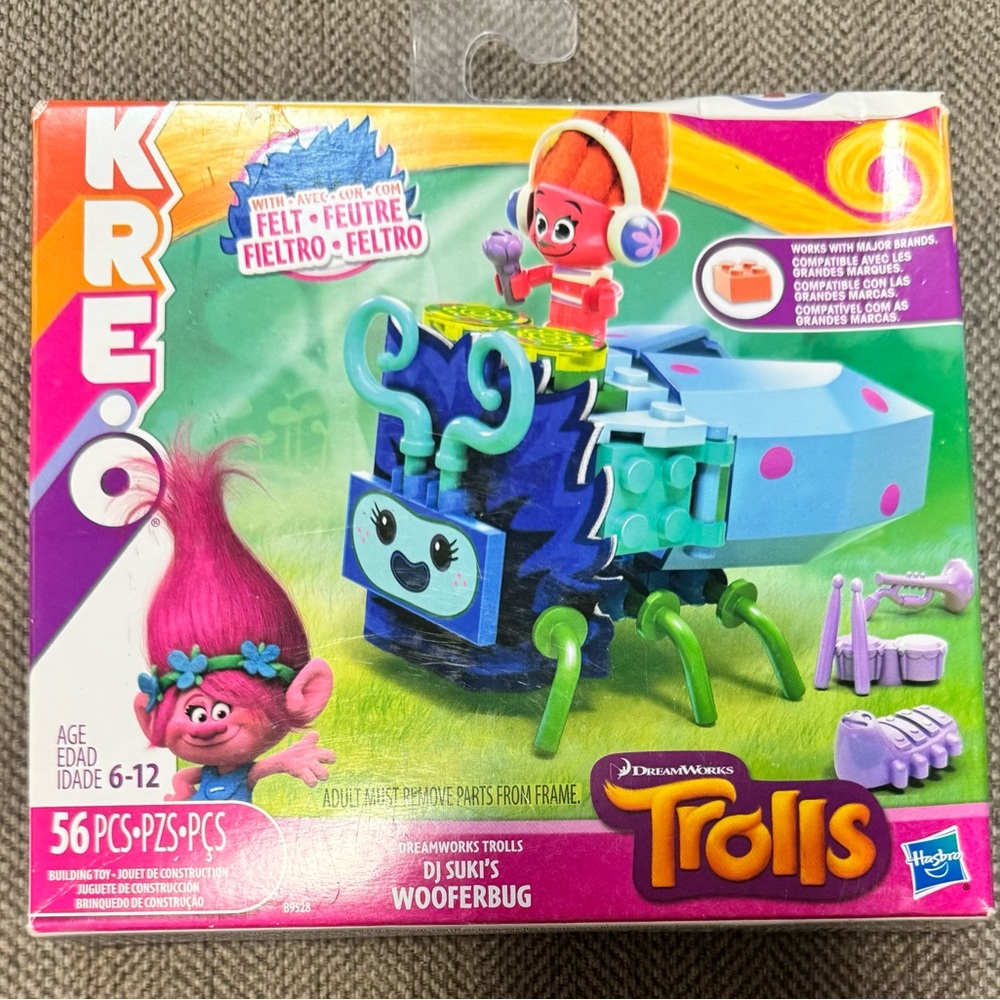 Kreo Dreamworks Trolls DJ
Suki's Wooferbug Concert Playset-Toy-Hasbro-New